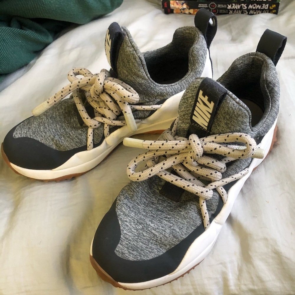 Nike city loop grey white gum women’s 7.5